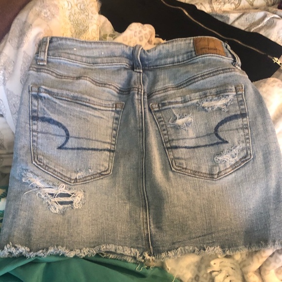 ⚡️AE distressed denim mini skirt ⚡️ - Picture 5 of 6